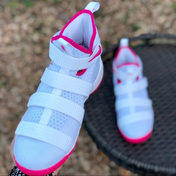 NEW Nike Zoom LeBron James’ Soldier 11 Shoes - Picture 2 of 8